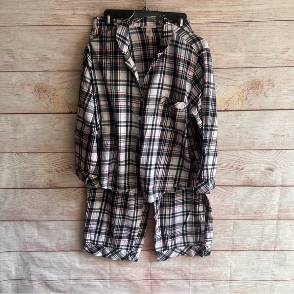 Victoria's Secret Black and White Plaid Pajama Set - Picture 2 of 3